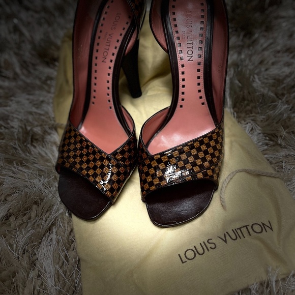 LV Damier patent Leather pumps - Picture 10 of 16